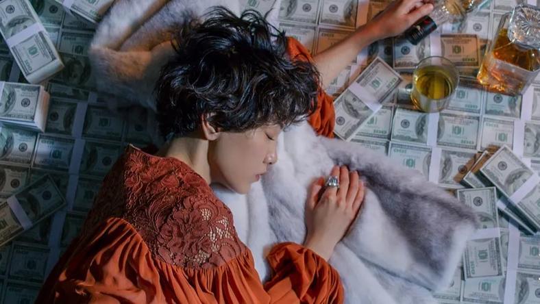 钱能止痛,是真的